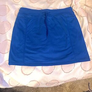 NWOT. Vibrant Blue Esperanza Skirt (built-in shorts) Size Large Women’s